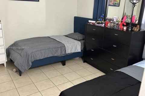 Condo in Miami, Florida, 2 bedrooms  № 1944471 - photo 24