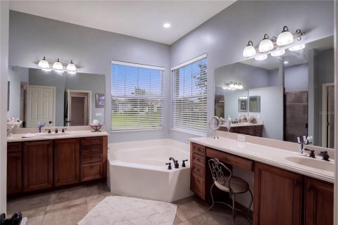 Villa ou maison à vendre à Groveland, Floride: 4 chambres, 289.95 m2 № 2408393 - photo 22