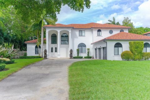Casa en venta en Miami, Florida, 5 dormitorios, 436.27 m2 № 1966087 - foto 3