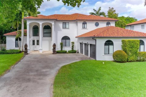 Casa en venta en Miami, Florida, 5 dormitorios, 436.27 m2 № 1966087 - foto 4
