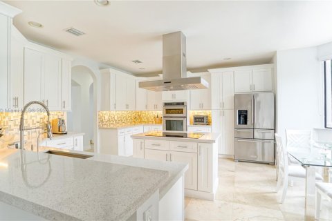 Casa en venta en Miami, Florida, 5 dormitorios, 436.27 m2 № 1966087 - foto 16