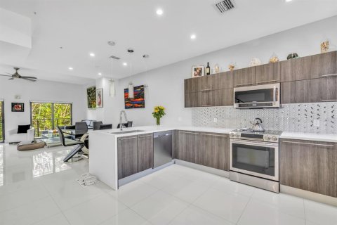 Touwnhouse à vendre à Pompano Beach, Floride: 3 chambres, 177.16 m2 № 2173173 - photo 2
