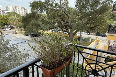 Снять в аренду кондоминиум в Корал-Гейблс, Флорида 3 спальни, 132.57м2, № 1994129 - фото 29