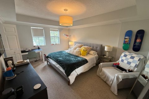 Снять в аренду кондоминиум в Корал-Гейблс, Флорида 3 спальни, 132.57м2, № 1994129 - фото 23