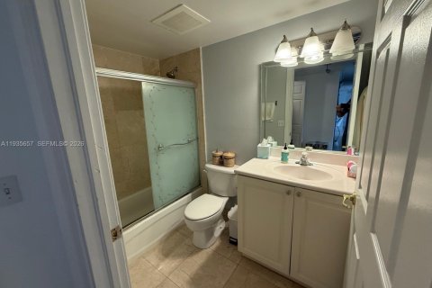 Снять в аренду кондоминиум в Корал-Гейблс, Флорида 3 спальни, 132.57м2, № 1994129 - фото 18