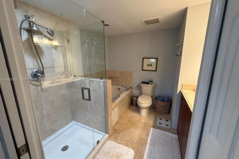 Снять в аренду кондоминиум в Корал-Гейблс, Флорида 3 спальни, 132.57м2, № 1994129 - фото 22