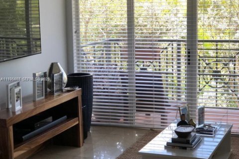 Condo in Coral Gables, Florida, 3 bedrooms  № 1994129 - photo 6
