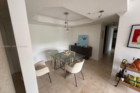 Снять в аренду кондоминиум в Корал-Гейблс, Флорида 3 спальни, 132.57м2, № 1994129 - фото 30