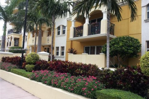 Condo in Coral Gables, Florida, 3 bedrooms  № 1994129 - photo 15