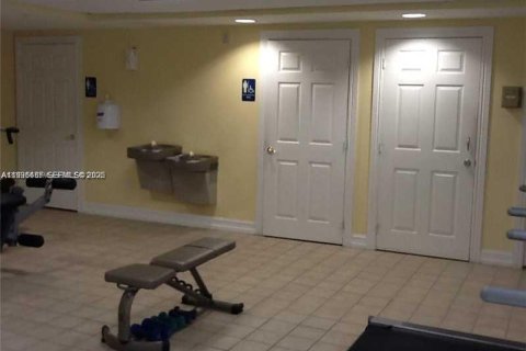 Condo in Coral Gables, Florida, 3 bedrooms  № 1994129 - photo 16