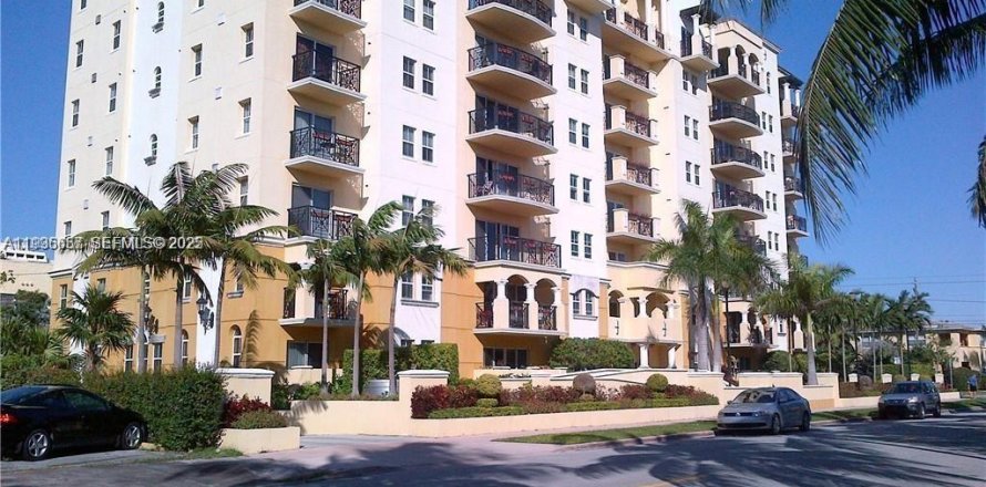 Condo in Coral Gables, Florida, 3 bedrooms  № 1994129