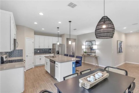 House in Davenport, Florida 4 bedrooms, 182 sq.m. № 2096754 - photo 8