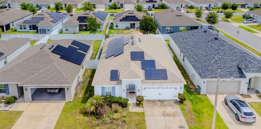 House in Davenport, Florida 4 bedrooms, 182 sq.m. № 2096754
