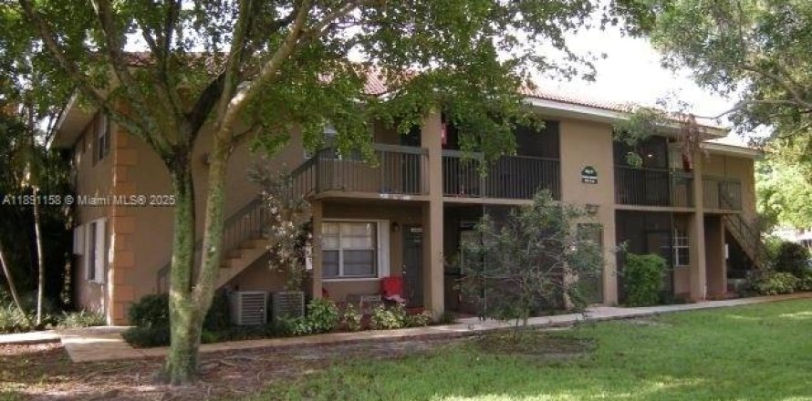 Condo in Pembroke Pines, Florida, 2 bedrooms  № 1944928