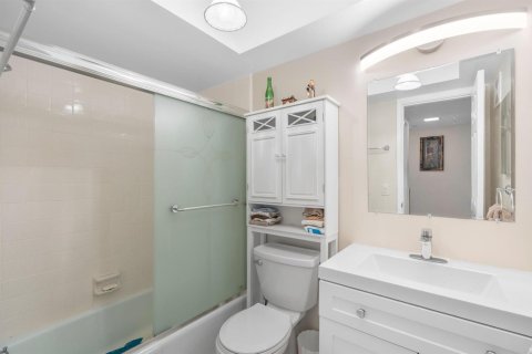 Condominio en venta en Pompano Beach, Florida, 2 dormitorios, 92.9 m2 № 2181521 - foto 14