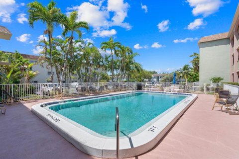 Condominio en venta en Pompano Beach, Florida, 2 dormitorios, 92.9 m2 № 2181521 - foto 17
