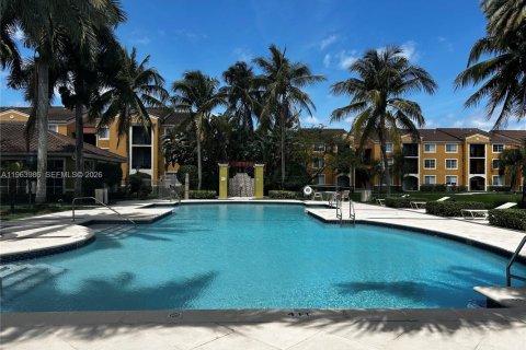 Купить кондоминиум в Мирамар, Флорида 2 спальни, 90.77м2, № 2025527 - фото 1