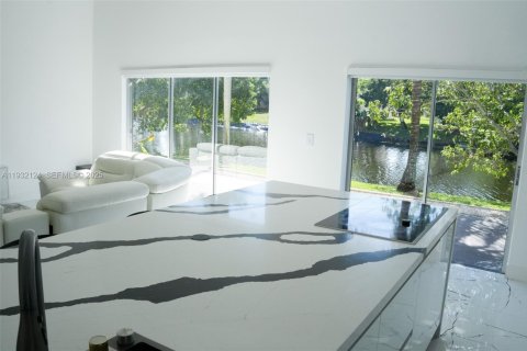 Купить виллу или дом в Мирамар, Флорида 4 спальни, 137.5м2, № 1990773 - фото 5
