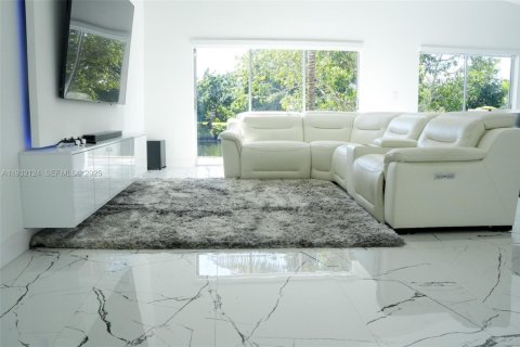 Купить виллу или дом в Мирамар, Флорида 4 спальни, 137.5м2, № 1990773 - фото 3