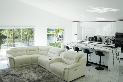 Купить виллу или дом в Мирамар, Флорида 4 спальни, 137.5м2, № 1990773 - фото 4