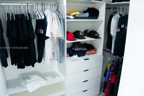 Купить виллу или дом в Мирамар, Флорида 4 спальни, 137.5м2, № 1990773 - фото 12