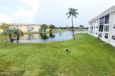 Condo in Sunrise, Florida, 1 bedroom  № 1463208 - photo 20