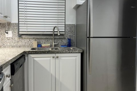 Condo in Sunrise, Florida, 1 bedroom  № 1463208 - photo 5