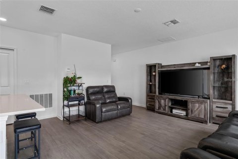 Villa ou maison à louer à Deltona, Floride: 3 chambres, 123.56 m2 № 2150546 - photo 4
