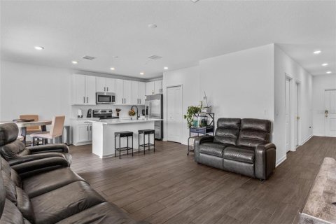 Villa ou maison à louer à Deltona, Floride: 3 chambres, 123.56 m2 № 2150546 - photo 2