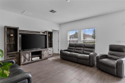 Villa ou maison à louer à Deltona, Floride: 3 chambres, 123.56 m2 № 2150546 - photo 3