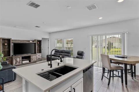 Villa ou maison à louer à Deltona, Floride: 3 chambres, 123.56 m2 № 2150546 - photo 6