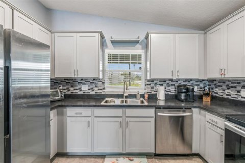 House in Davenport, Florida 3 bedrooms, 135.54 sq.m. № 2151232 - photo 19