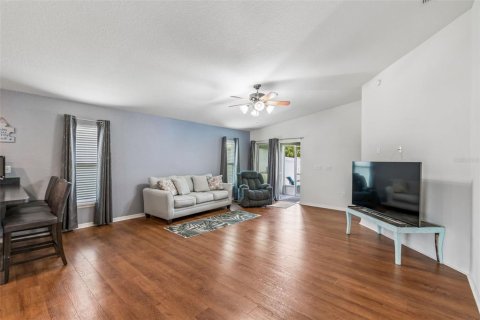 House in Davenport, Florida 3 bedrooms, 135.54 sq.m. № 2151232 - photo 9