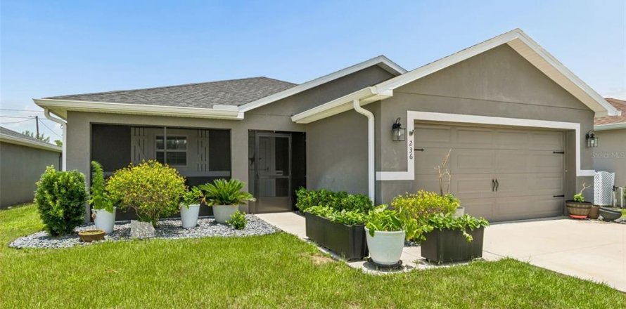 House in Davenport, Florida 3 bedrooms, 135.54 sq.m. № 2151232