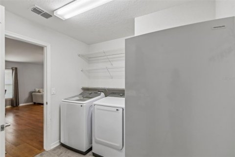 House in Davenport, Florida 3 bedrooms, 135.54 sq.m. № 2151232 - photo 23