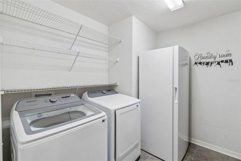 House in Davenport, Florida 3 bedrooms, 135.54 sq.m. № 2151232 - photo 22