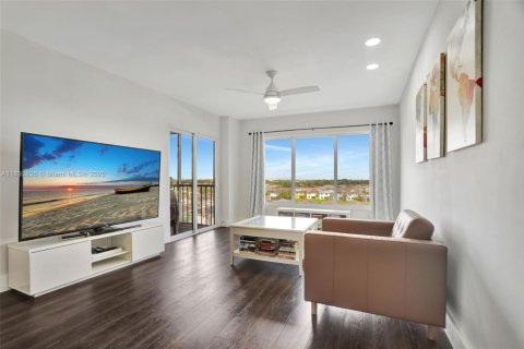 Condo in Deerfield Beach, Florida, 2 bedrooms  № 1945027 - photo 1