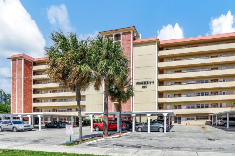 Condo in Deerfield Beach, Florida, 2 bedrooms  № 1945027 - photo 12