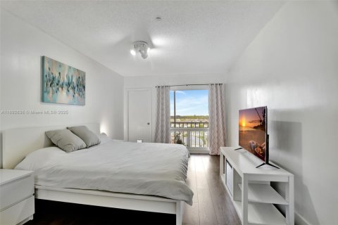 Condo in Deerfield Beach, Florida, 2 bedrooms  № 1945027 - photo 6