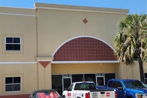 Снять в аренду коммерческую недвижимость в Венеция, Флорида 274.62м2, № 1653221 - фото 1