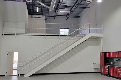 Propiedad comercial en alquiler en Venice, Florida, 274.62 m2 № 1653221 - foto 6