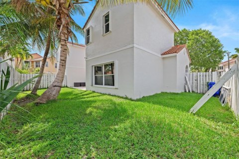 House in Pembroke Pines, Florida 3 bedrooms, 138.98 sq.m. № 1801273 - photo 29