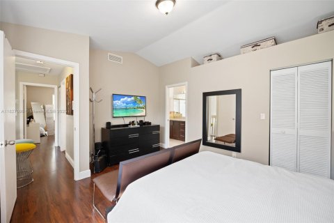 House in Pembroke Pines, Florida 3 bedrooms, 138.98 sq.m. № 1801273 - photo 17