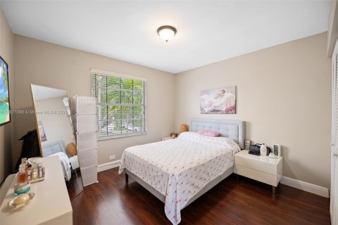 House in Pembroke Pines, Florida 3 bedrooms, 138.98 sq.m. № 1801273 - photo 21