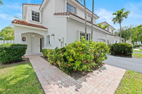 House in Pembroke Pines, Florida 3 bedrooms, 138.98 sq.m. № 1801273 - photo 4