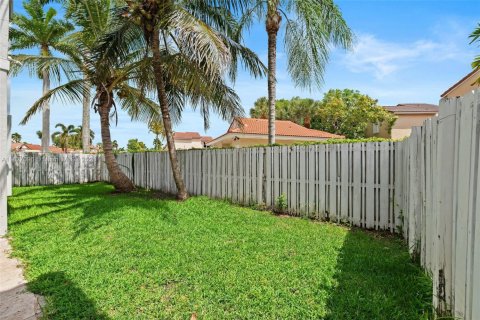 House in Pembroke Pines, Florida 3 bedrooms, 138.98 sq.m. № 1801273 - photo 28