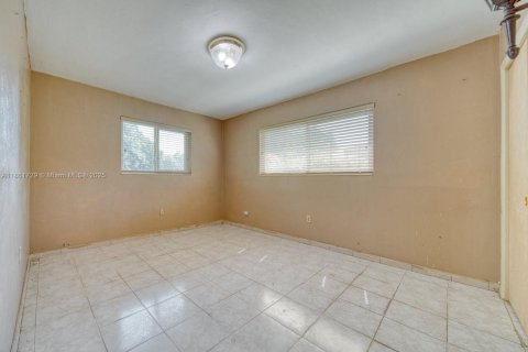 Villa ou maison à vendre à Miami, Floride: 3 chambres, 120.4 m2 № 1898200 - photo 14