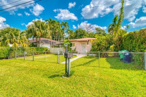 Villa ou maison à vendre à Miami, Floride: 3 chambres, 120.4 m2 № 1898200 - photo 25