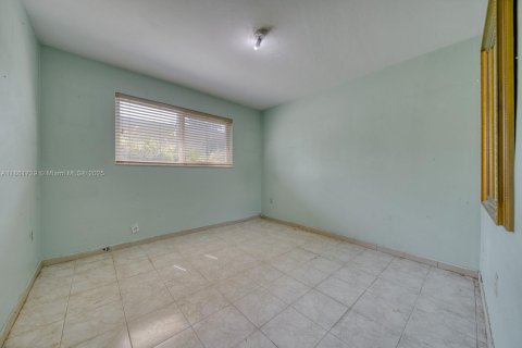 Villa ou maison à vendre à Miami, Floride: 3 chambres, 120.4 m2 № 1898200 - photo 18