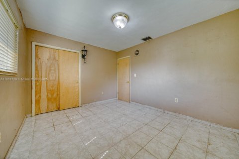 Villa ou maison à vendre à Miami, Floride: 3 chambres, 120.4 m2 № 1898200 - photo 16